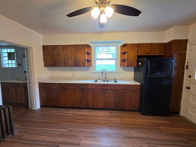 Building Photo - Efficacy apartment for rent in Clariton Pa