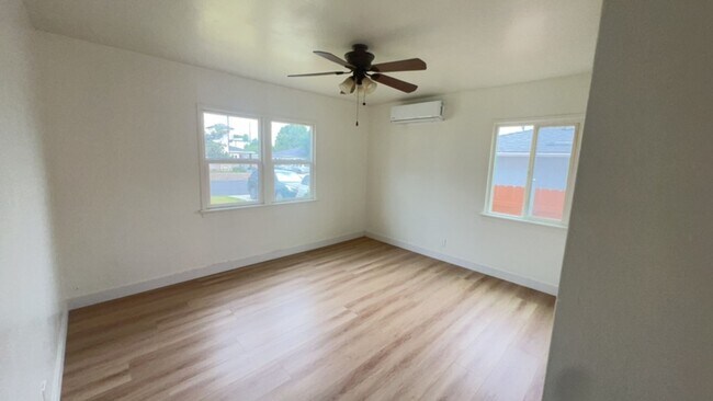 Building Photo - Charming Home in the well-established Riverside neighborhood!