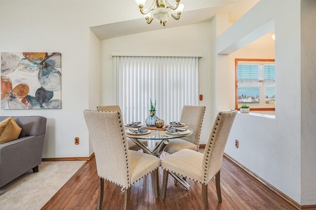 Building Photo - 1561 Spring Ct