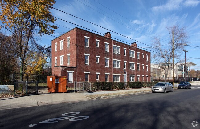 Primary Photo - 424 55th St NE