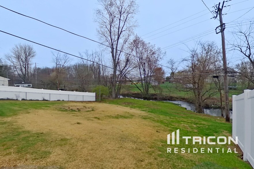Building Photo - 504 Parkway Dr