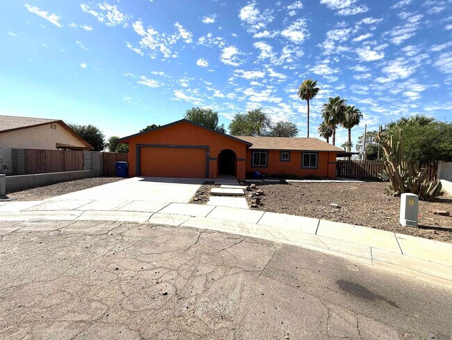 Primary Photo - 3035 W 11th Ln