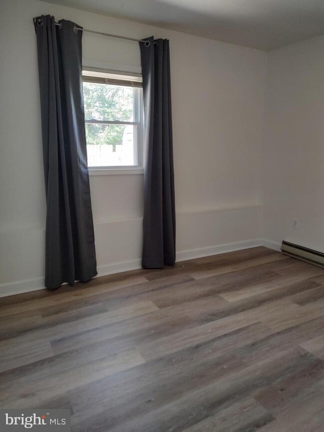 Building Photo - 1821 Parkside Dr