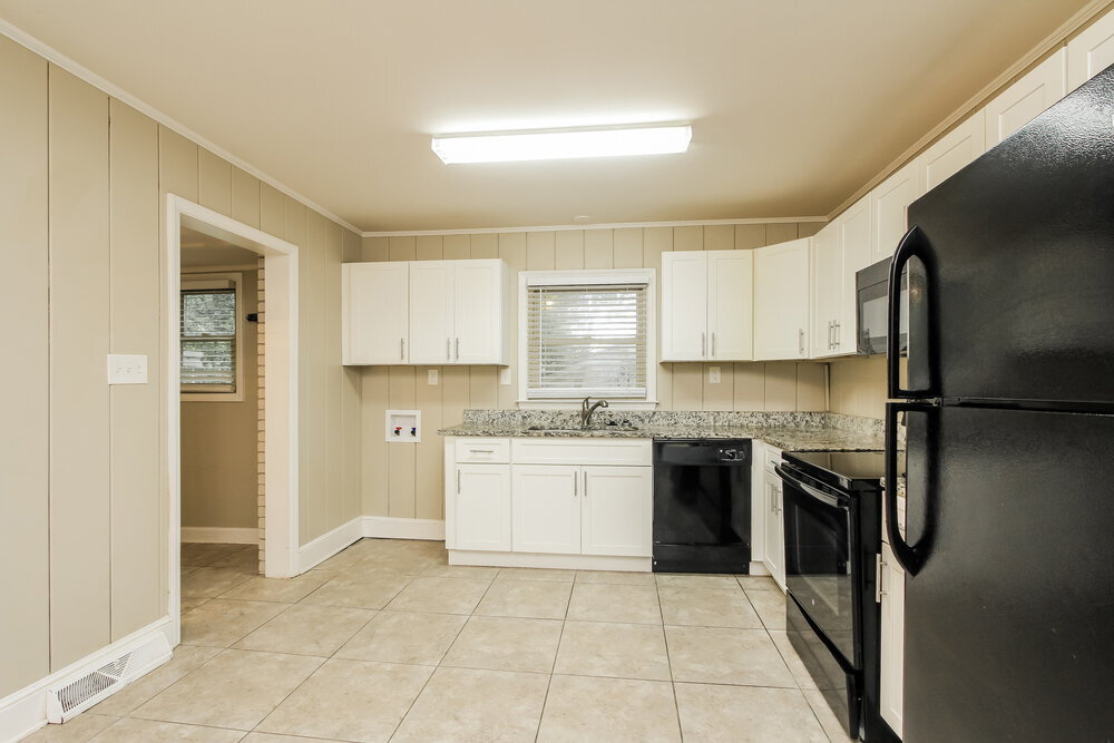 Building Photo - 3924 Broadview Dr