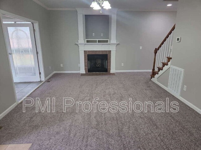 Building Photo - 617 Rambush Dr