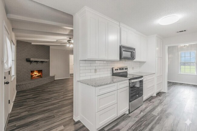 Building Photo - 6248 Trail Lake Dr