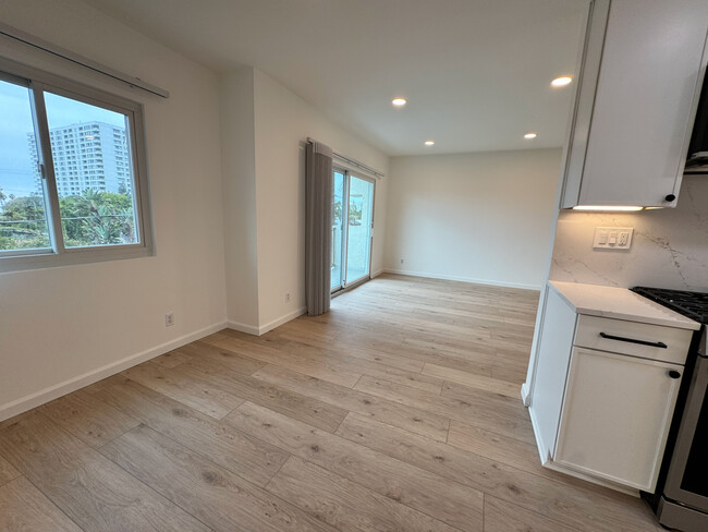 diningroom to livingroom view - 2721 2nd St