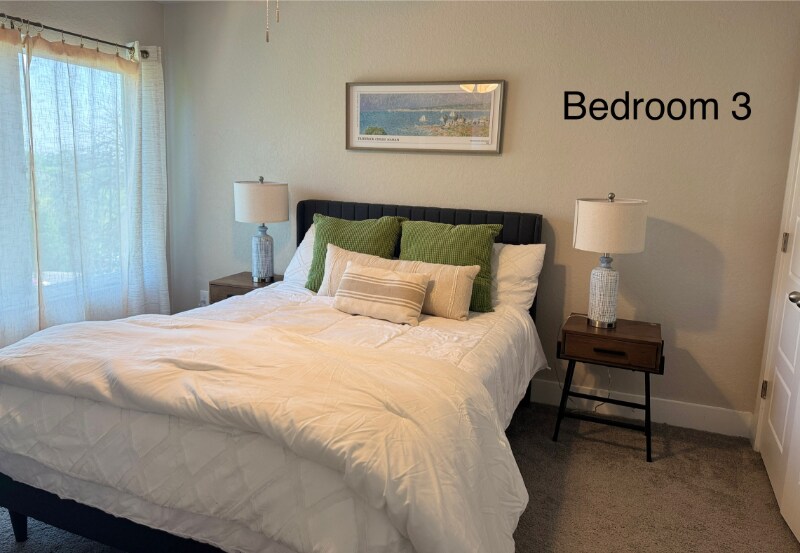 Building Photo - 210 Rainbow Dr