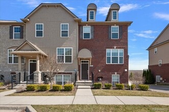 Building Photo - 2877 Hartwick Dr