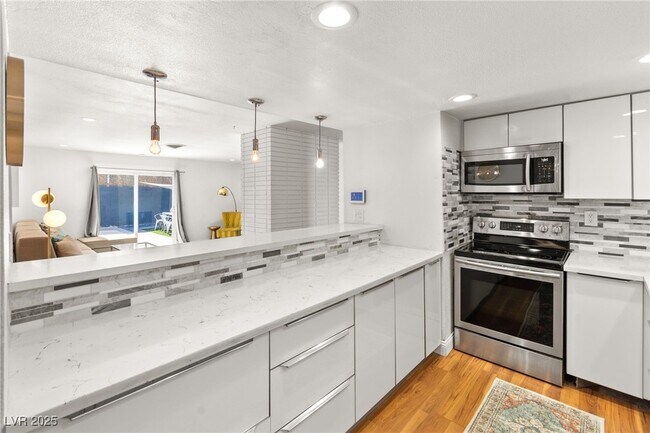 Building Photo - 1531 Commanche Dr