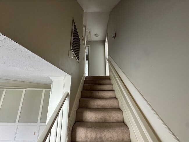 Building Photo - 11821 Westmere Dr