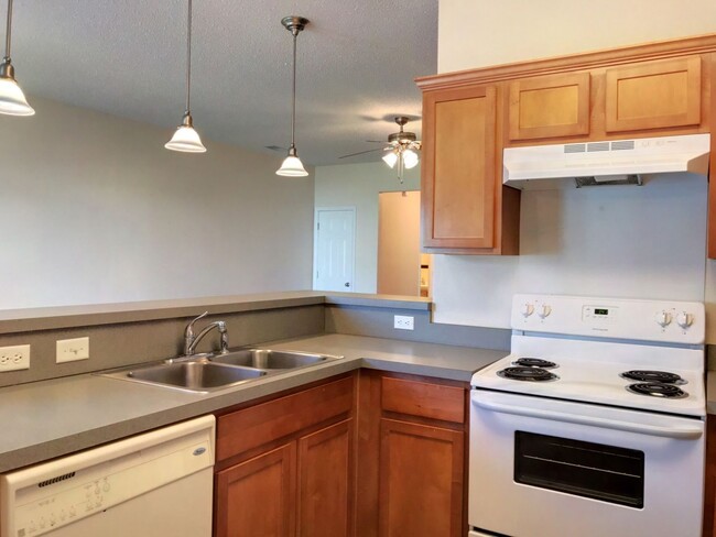 Building Photo - 765 Canyon Oak Loop