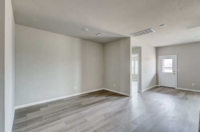 Building Photo - Brand New 4 Bed For Lease in Sara Park