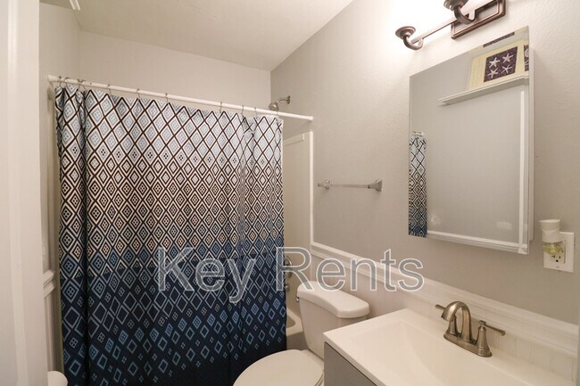 Building Photo - 206 Brown Rd