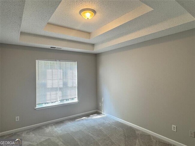 Building Photo - 4044 Robin Cir