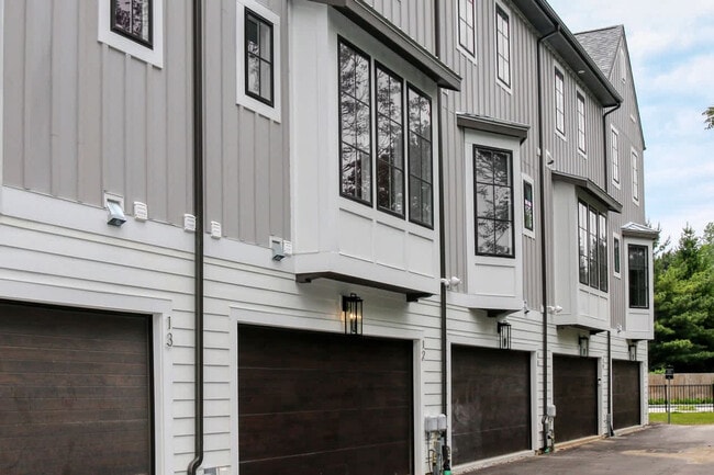 Building Photo - 16023 Goodwin Ave