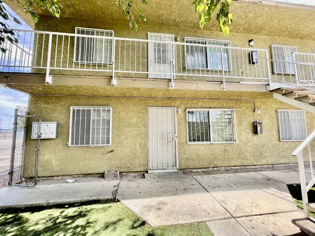 Building Photo - Bright & Budget-Friendly Condo for rent Ac...