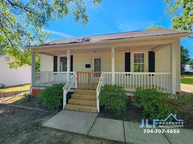 Building Photo - Cute 2 Bed/1 Bath Ranch in Downtown Kannapolis!