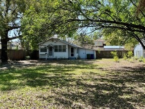 Building Photo - 108 W Comanche Ave