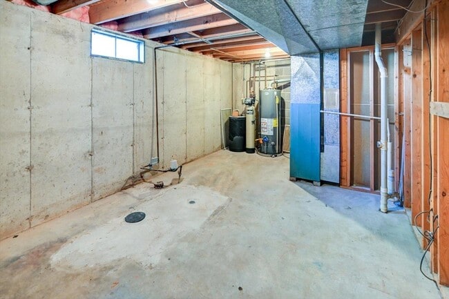 Building Photo - 6715 Century Ave