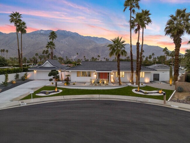 Building Photo - Casa del Sol- Modern Paradise w/ Pool and Casita (Monthly Only - No Long Term)