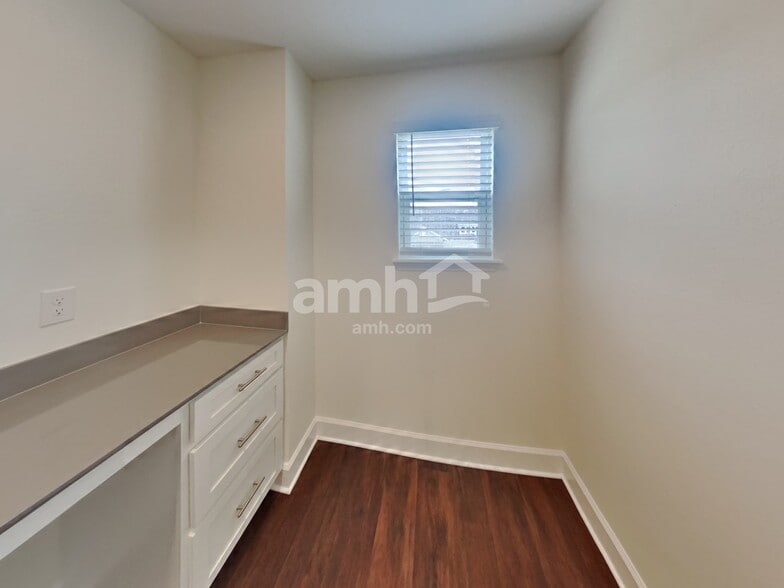 Building Photo - 33955 Thyme Dr