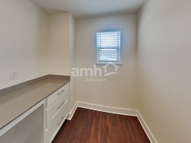 Building Photo - 33955 Thyme Dr