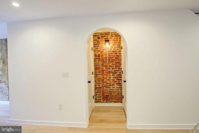 Building Photo - 513 McKean St