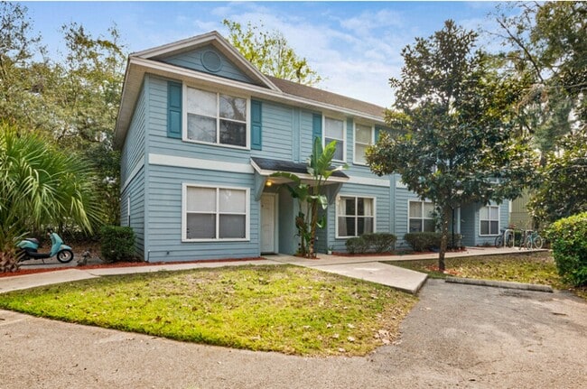 Building Photo - 610 SW 11th Ln