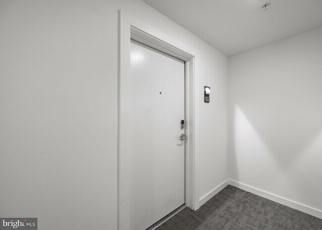 Building Photo - 3449 Scotts Ln