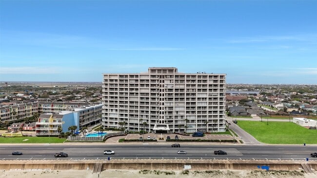 Building Photo - 7700 Seawall Blvd