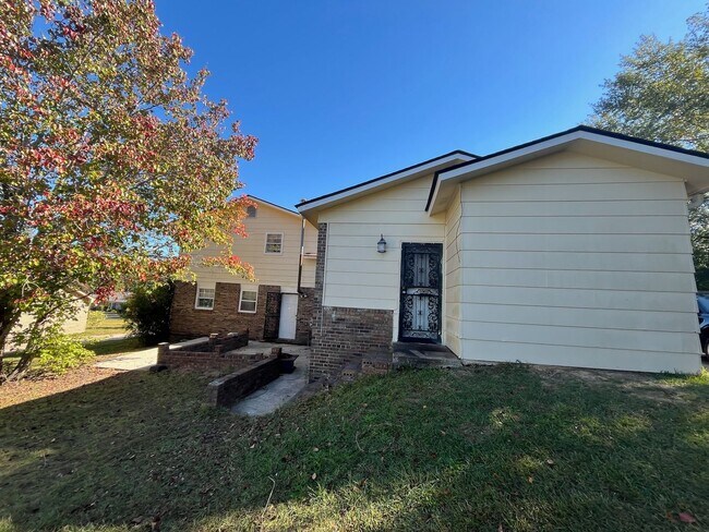 Building Photo - Charming Brick Home Located off of Moon Road, Because Location Really is Everything!! New Carpet,...