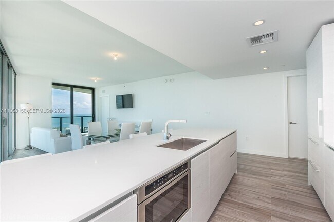 Building Photo - 1300 S Miami Ave