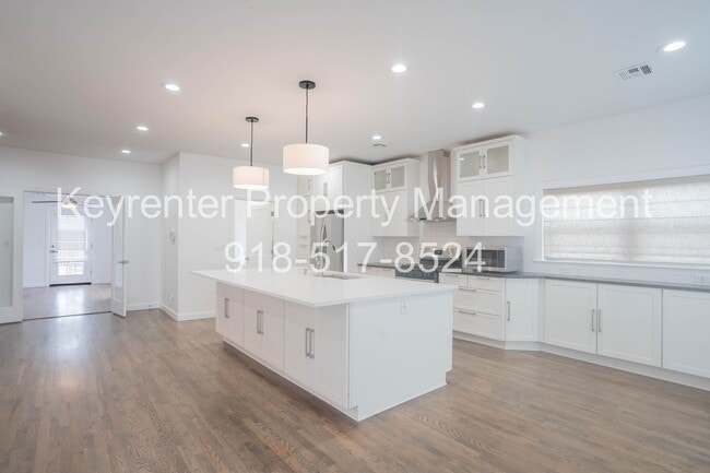 Building Photo - Midtown Tulsa | 4 Bed | 2 Bath | 2,010 SQFT