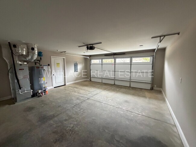 Building Photo - LOCATED IN W. KNOX...BEAUTIFUL NEW CONSTRUCTION HOME WITH 4 BEDROOMS