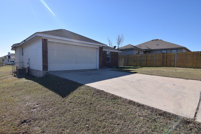 Building Photo - 2509 Saulsbury Dr