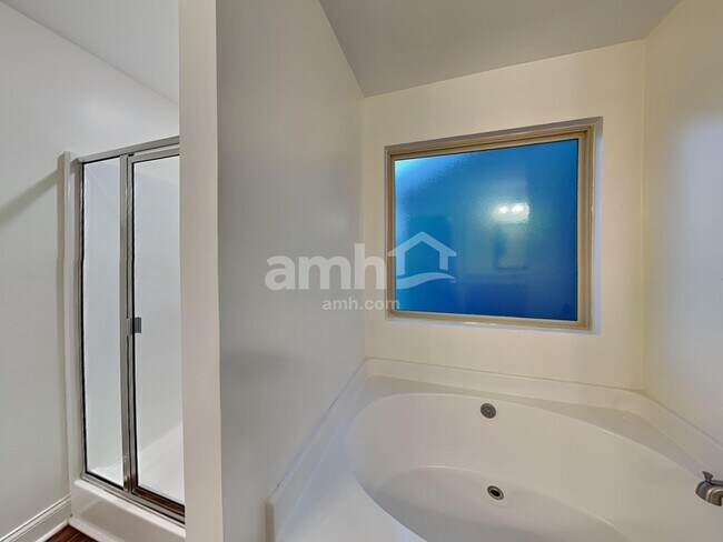 Building Photo - 460 Omnia Ridge Way