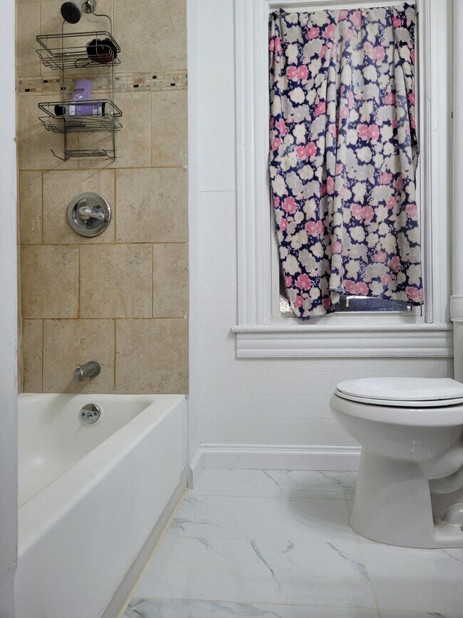 Building Photo - 366 North St