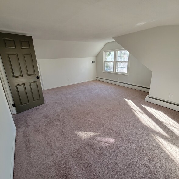 Upstairs Bedroom - 44 N Lakeside Dr W