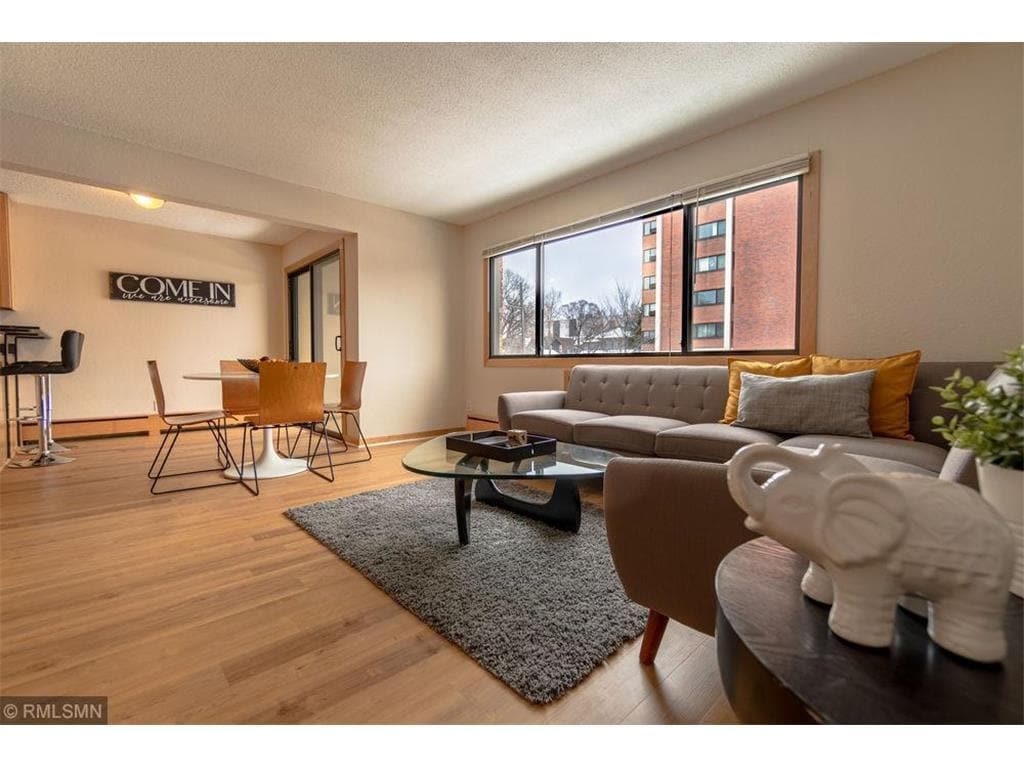 Building Photo - 2532 1st Ave S