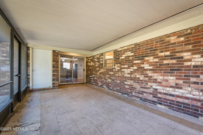 Building Photo - 2726 Winrock Dr W