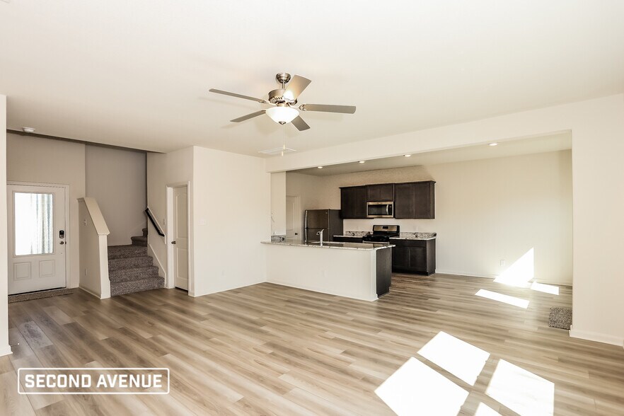 Building Photo - 1400 Palamedes Dr
