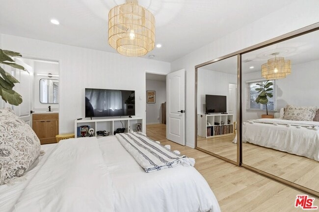 Building Photo - 5208 Woodman Ave