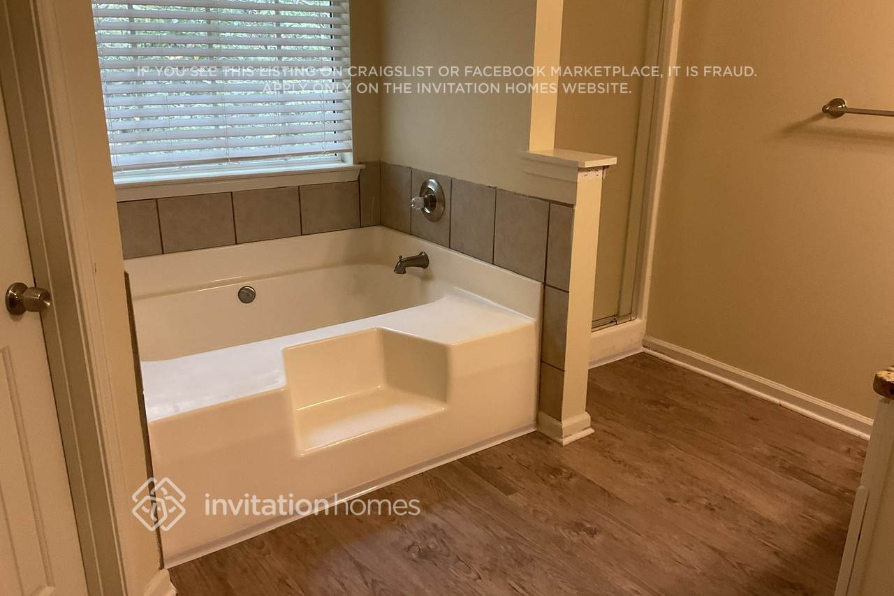 Building Photo - 3424 Newgold Ter