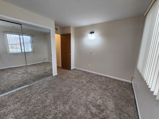 Building Photo - 42722 Lilley Pointe Dr