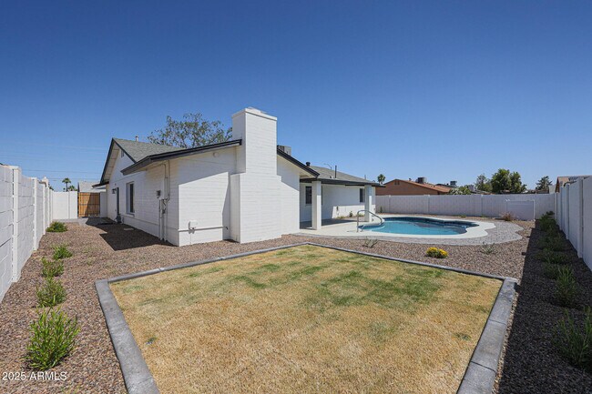 Building Photo - 11202 N 43rd Dr