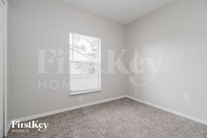 Building Photo - 1205 Schumann Dr