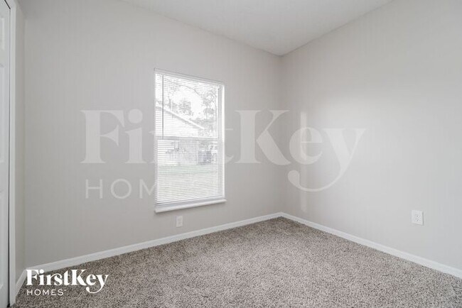 Building Photo - 1205 Schumann Dr