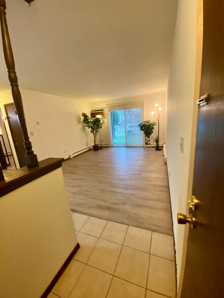 Building Photo - 6450 W Norwich Ave