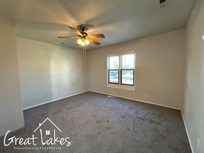 Building Photo - 5667 Anthon St